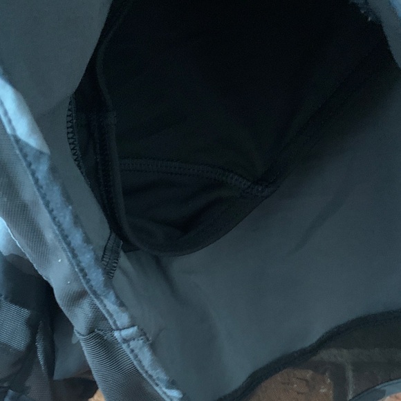 Athleta Black Camo Mesh Racer Run 4” Short - Picture 6 of 10